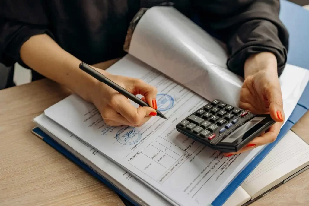 Compliance and Security in E-Accounting and E-Banking? 4 pexels mikhail nilov 8296977